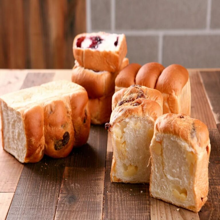 탄 음식의 발암 가능성에 대한 과학적 근거와 오해를 설명하기 위해 쓰인 빵 실물 이미지