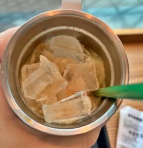 스타벅스 에어로카노 가격 맛 후기 아이스아메리카노 차이 에어레이팅 공법 전세계최초 한국출시 2026 woolim 직접 찍음